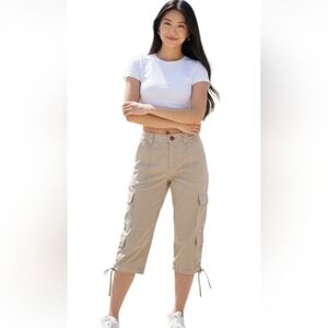 "Bebe" Misses (XS) Like New! Beautiful Cargo Khaki Capris with Knee Draw…